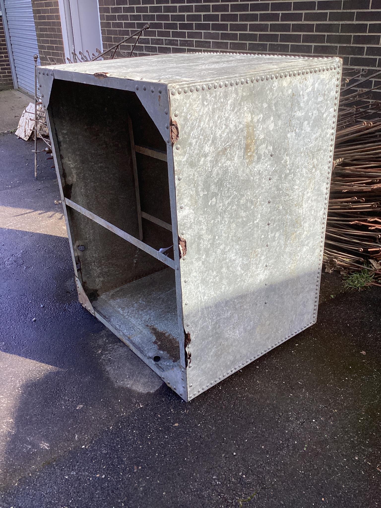 A large rectangular galvanised tank, width 137cm, depth 108cm, height 91cm.
